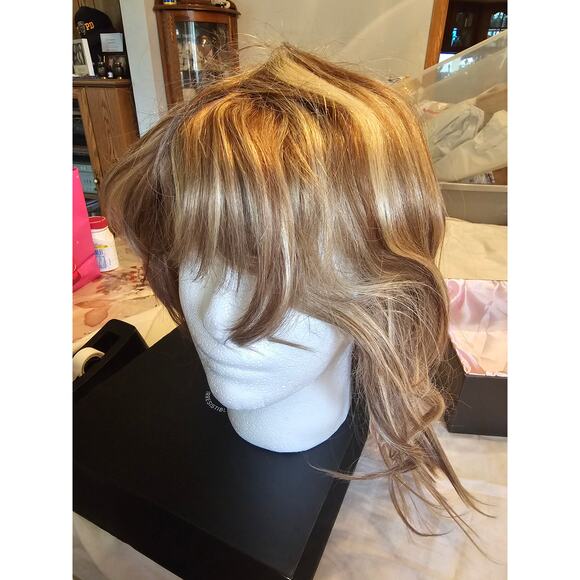 Irresistible Me - Clip in Wig - Light Brown 10" - Picture 1 of 6